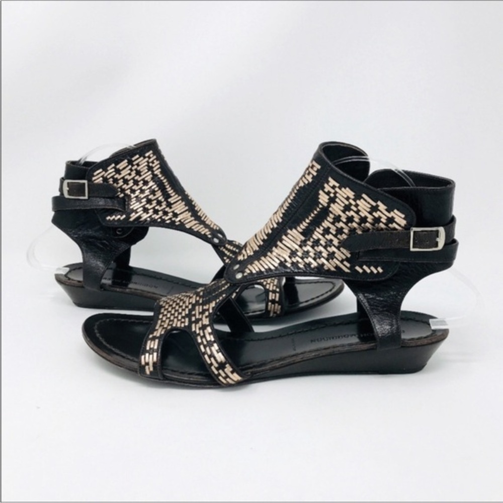 Sigerson Morrison Shield Gladiator Metallic Sandal size 7.5 Black White Woven